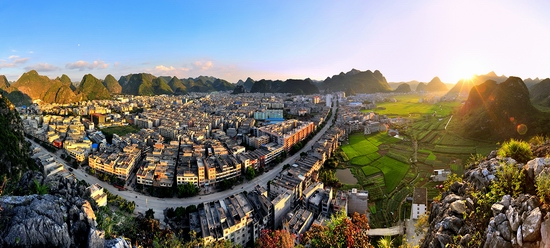 2015年5月21日，藍(lán)總受邀來到歐耐克防水公司考察，并正式簽約成為歐耐克防水馬山縣經(jīng)銷商。賀喜藍(lán)總成為歐耐克防水南寧馬山縣經(jīng)銷商！
